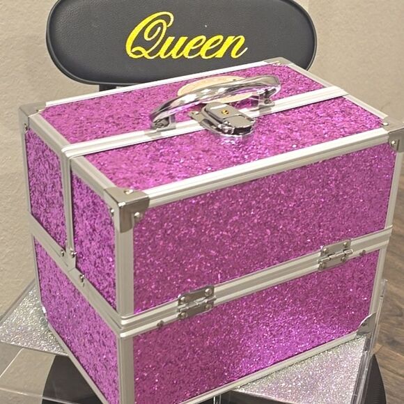 The Beauty Collecive Glitter Embellished Cosmetic Traincase - Picture 2 of 6